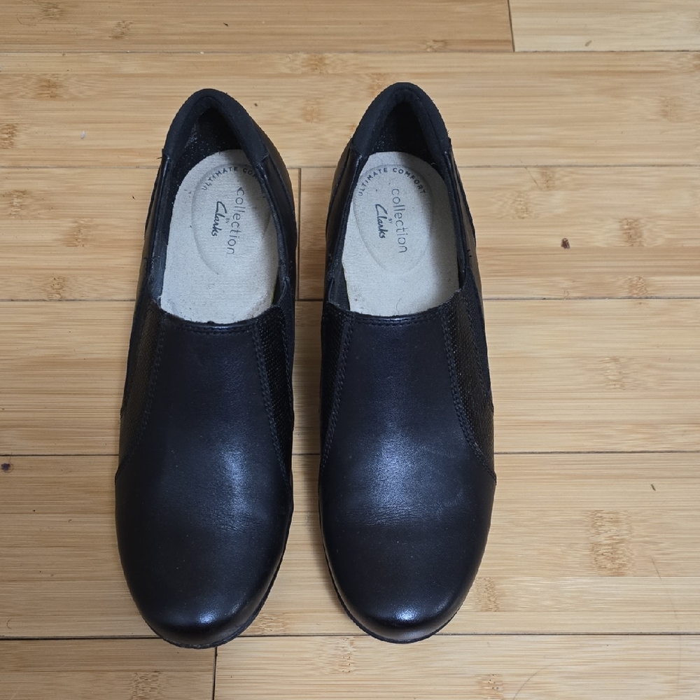Clarks Women's Black Leather Loafers